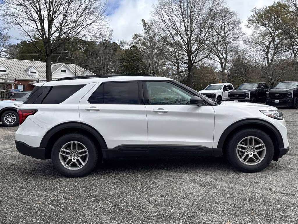 2026 Star White Metallic Tri-Coat Ford Explorer Active RWD SUV