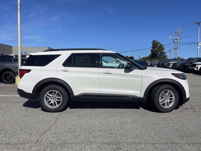 2026 White Metallic Ford Explorer Active RWD SUV