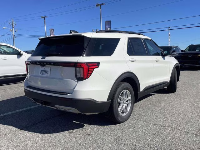 2026 White Metallic Ford Explorer Active RWD SUV