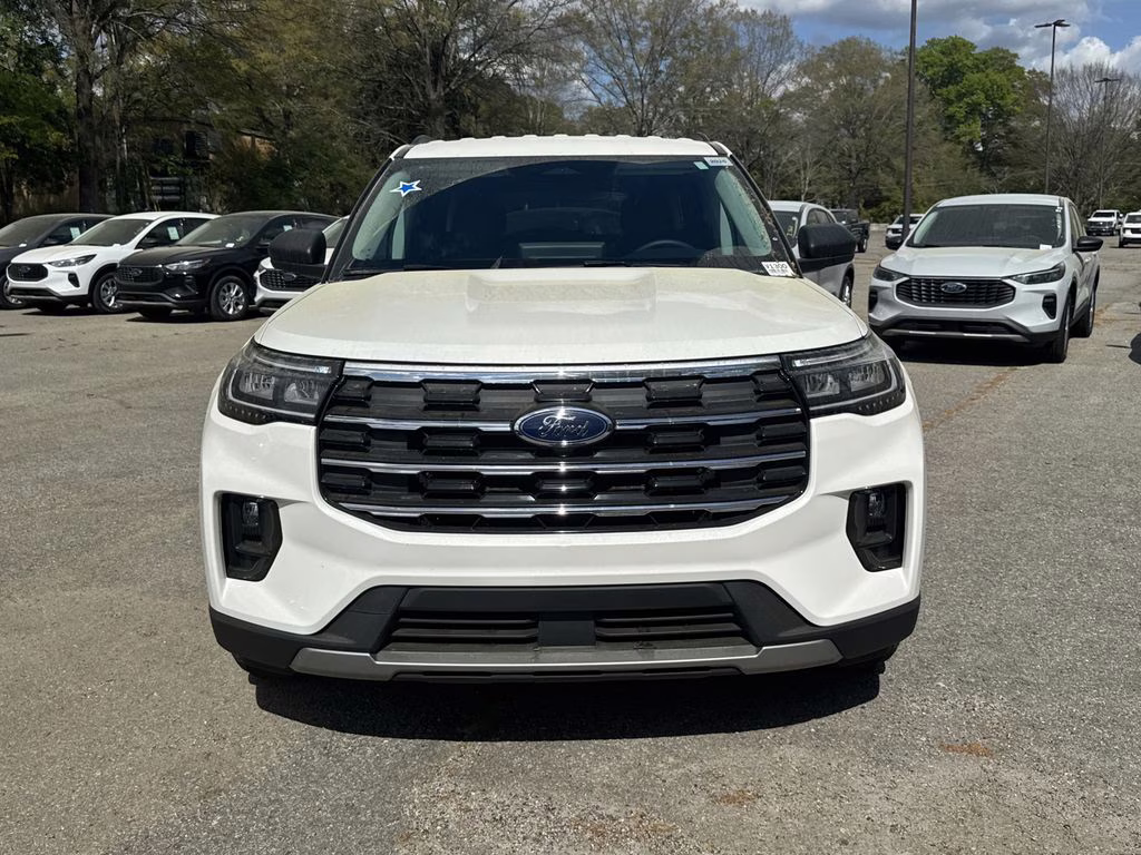 2026 Star White Metallic Tri-Coat Ford Explorer Active RWD SUV