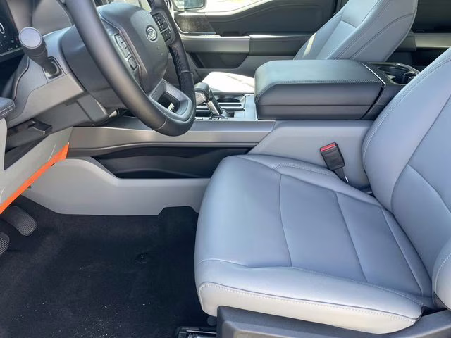 2025 Black Metallic Ford F-150 Lightning Flash AWD Truck