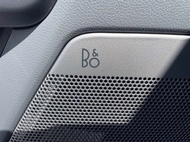 2025 Black Metallic Ford F-150 Lightning Flash AWD Truck