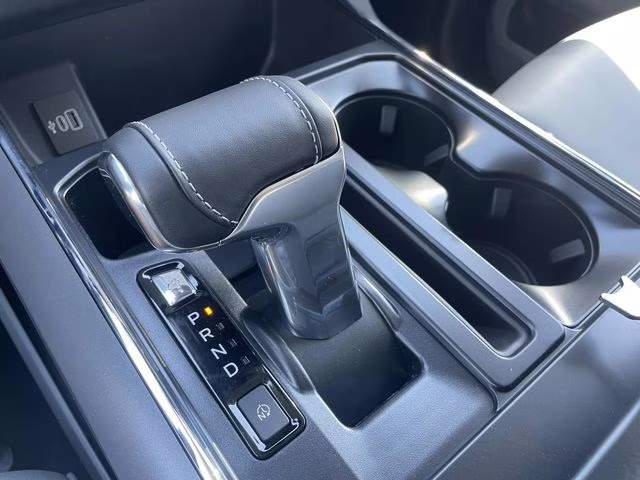 2025 Black Metallic Ford F-150 Lightning Flash AWD Truck