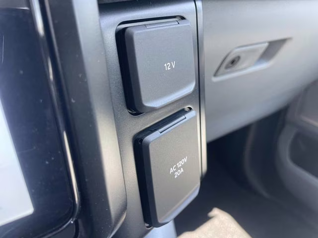 2025 Black Metallic Ford F-150 Lightning Flash AWD Truck