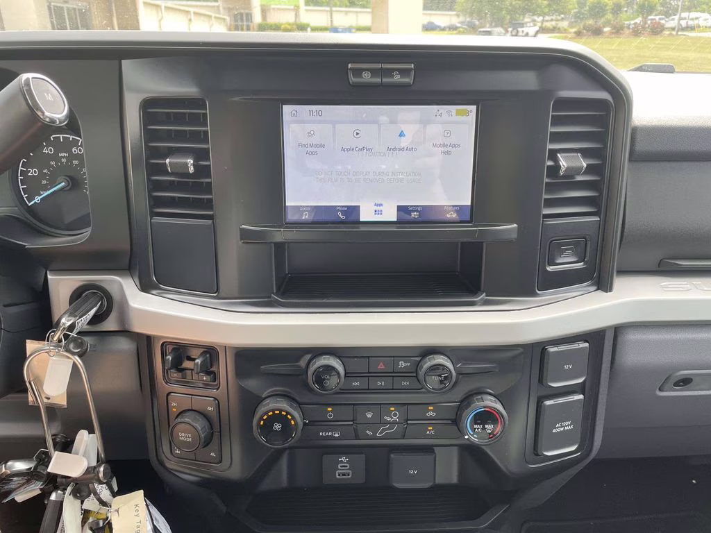 2026 Oxford White Ford Super Duty F-250 SRW XLT 4X4 Truck