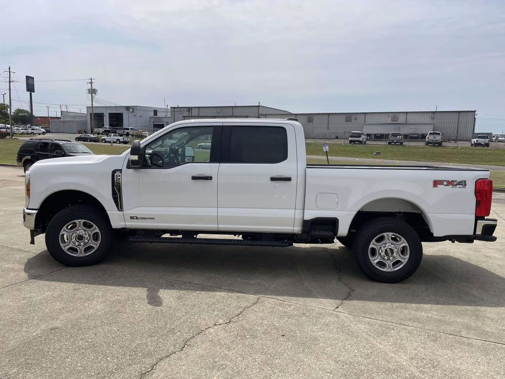 2026 Oxford White Ford Super Duty F-250 SRW XLT 4X4 Truck