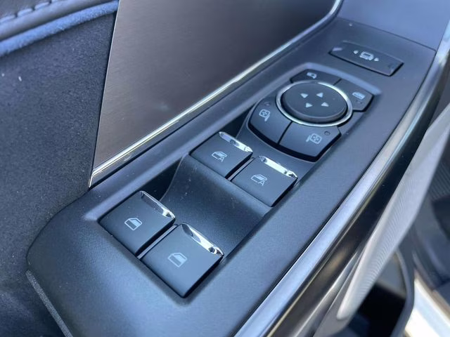 2026 White Metallic Ford Super Duty F-250 SRW Platinum 4X4 Truck