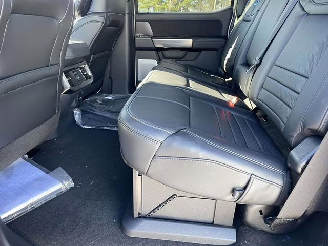 2026 White Metallic Ford Super Duty F-250 SRW Platinum 4X4 Truck