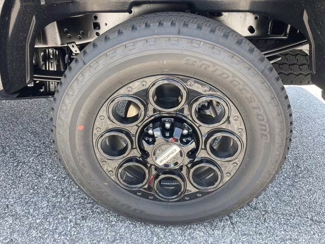 2025 Agate Black Metallic Ford Super Duty F-250 SRW Lariat 4X4 Truck