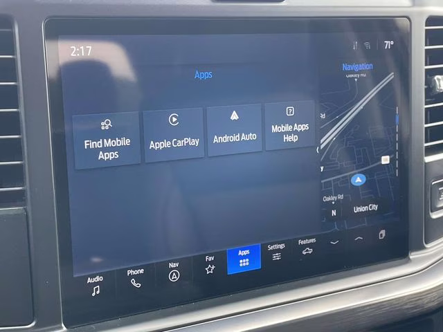 2025 Oxford White Ford Super Duty F-250 SRW Lariat 4X4 Truck