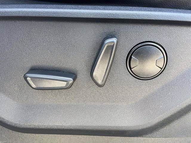 2026 Avalanche Ford Super Duty F-250 SRW Lariat 4X4 Truck