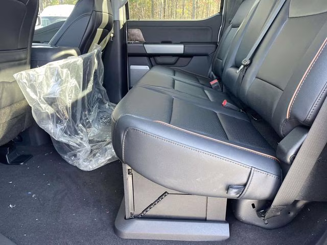 2026 Avalanche Ford Super Duty F-250 SRW Lariat 4X4 Truck