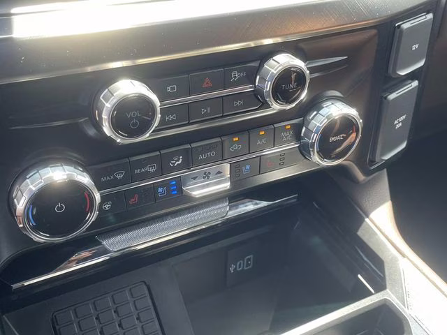 2025 Black Metallic Ford Super Duty F-350 SRW King Ranch 4X4 Truck