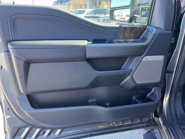 2026 Gray Metallic Ford Super Duty F-350 SRW Lariat 4X4 Truck