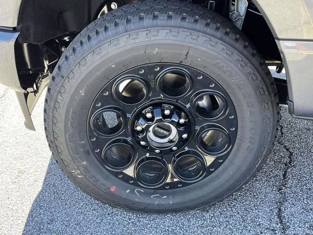 2026 Gray Metallic Ford Super Duty F-350 SRW Lariat 4X4 Truck