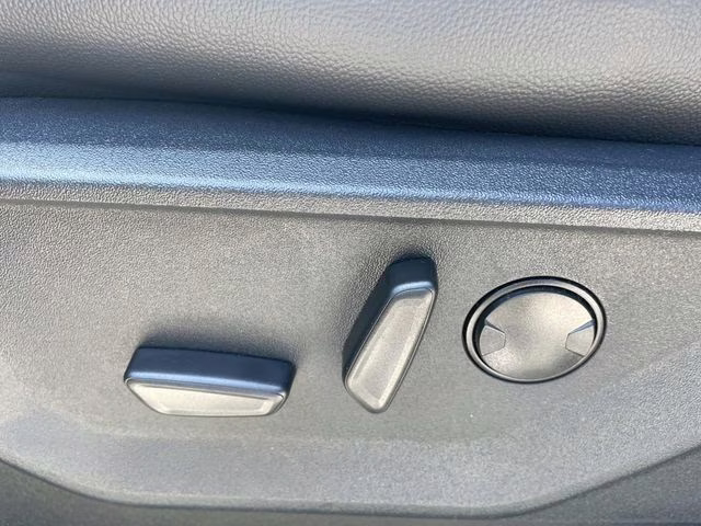 2025 Black Metallic Ford Super Duty F-350 SRW Lariat 4X4 Truck