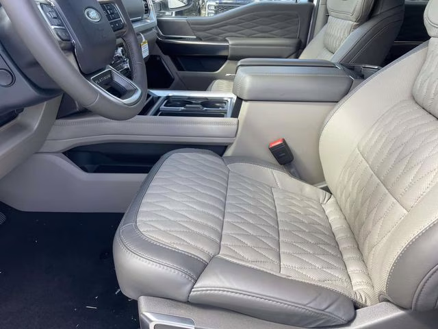 2026 White Metallic Ford Super Duty F-350 DRW Platinum 4X4 Truck