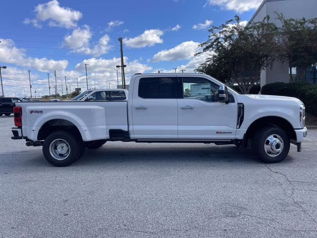 2026 White Metallic Ford Super Duty F-350 DRW Platinum 4X4 Truck