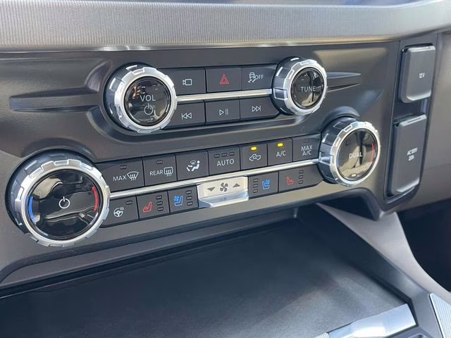 2026 White Metallic Ford Super Duty F-350 DRW Platinum 4X4 Truck