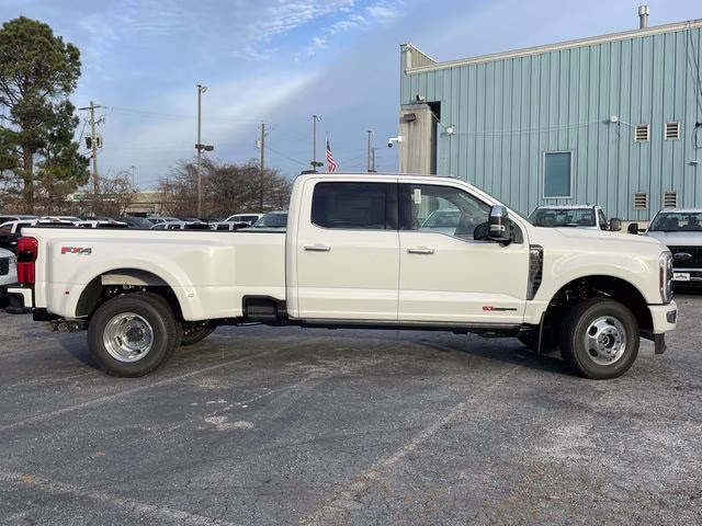 2026 White Metallic Ford Super Duty F-350 DRW Platinum 4X4 Truck