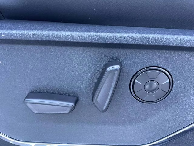 2026 White Metallic Ford Super Duty F-450 DRW Platinum 4X4 Truck