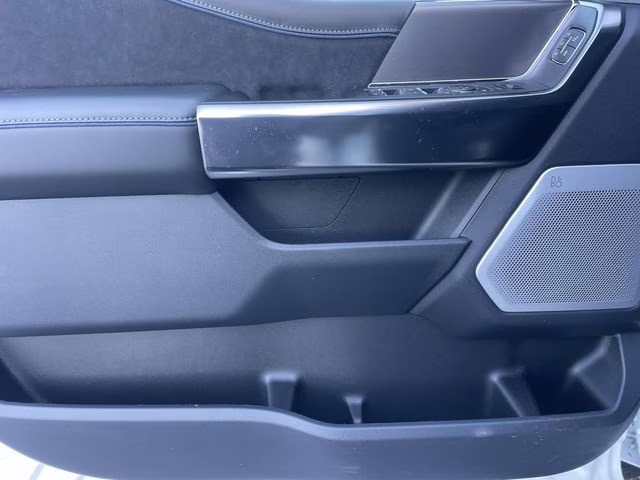 2026 White Metallic Ford Super Duty F-450 DRW Platinum 4X4 Truck