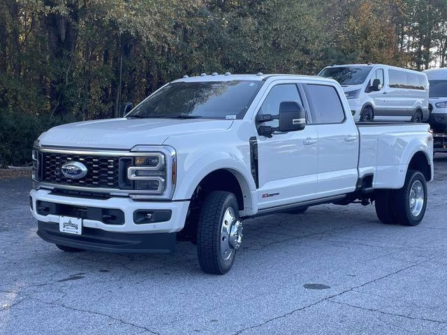 2026 White Metallic Ford Super Duty F-450 DRW Platinum 4X4 Truck