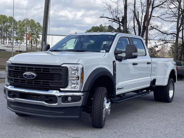 2026 Oxford White Ford Super Duty F-450 DRW XL 4X4 Truck