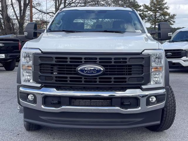 2026 Oxford White Ford Super Duty F-450 DRW XL 4X4 Truck