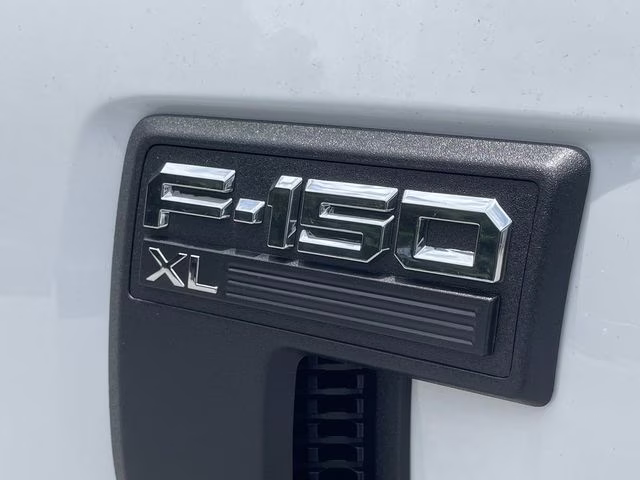 2025 Oxford White Ford F-150 XL 4X4 Truck