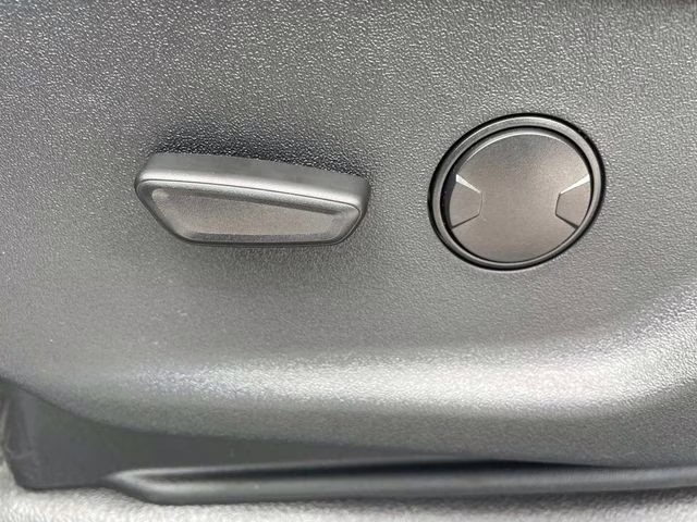 2025 Oxford White Ford F-150 XL 4X4 Truck