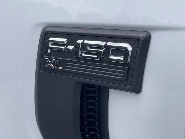 2025 Oxford White Ford F-150 XL 4X4 Truck