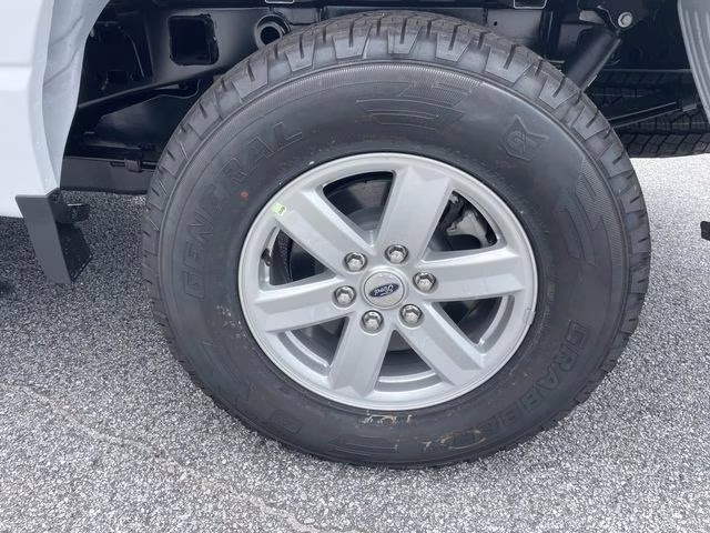 2025 Oxford White Ford F-150 XL 4X4 Truck