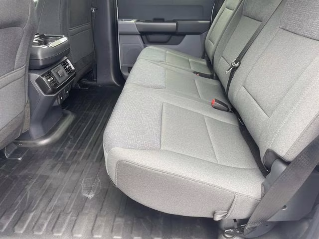 2025 Oxford White Ford F-150 XL 4X4 Truck