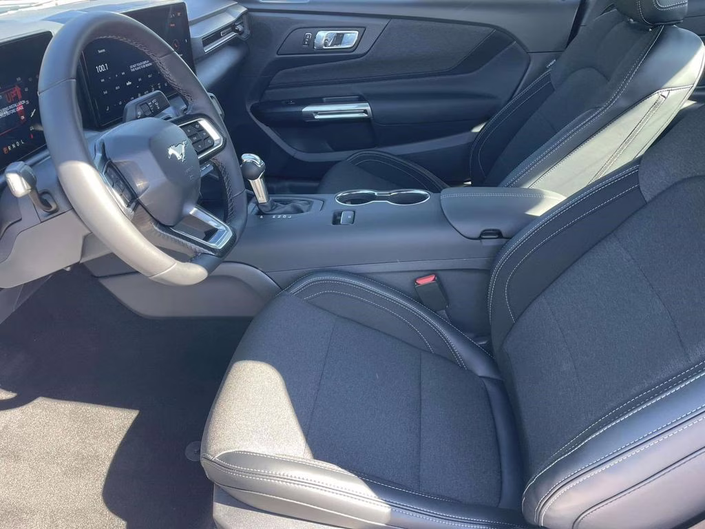 2025 Oxford White Ford Mustang EcoBoost RWD Coupe