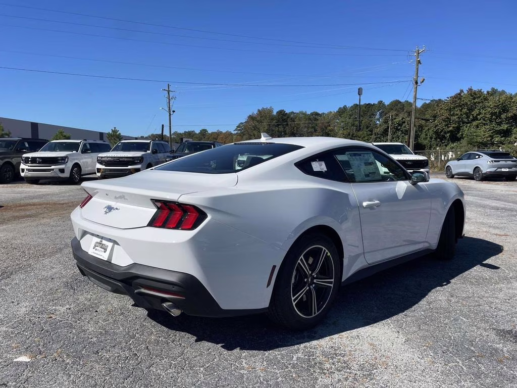 2025 Oxford White Ford Mustang EcoBoost RWD Coupe