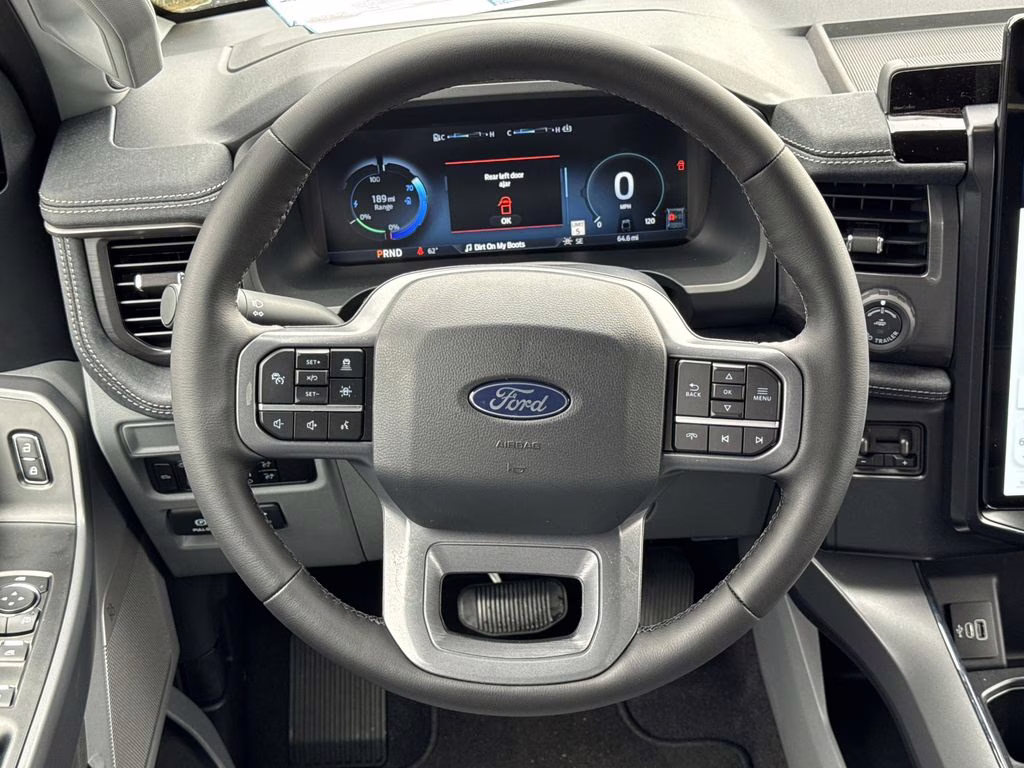 2025 Black Metallic Ford F-150 Lightning Flash AWD Truck