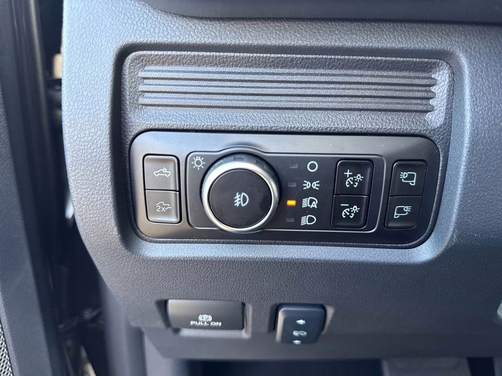 2026 Gray Metallic Ford Super Duty F-250 SRW Lariat 4X4 Truck