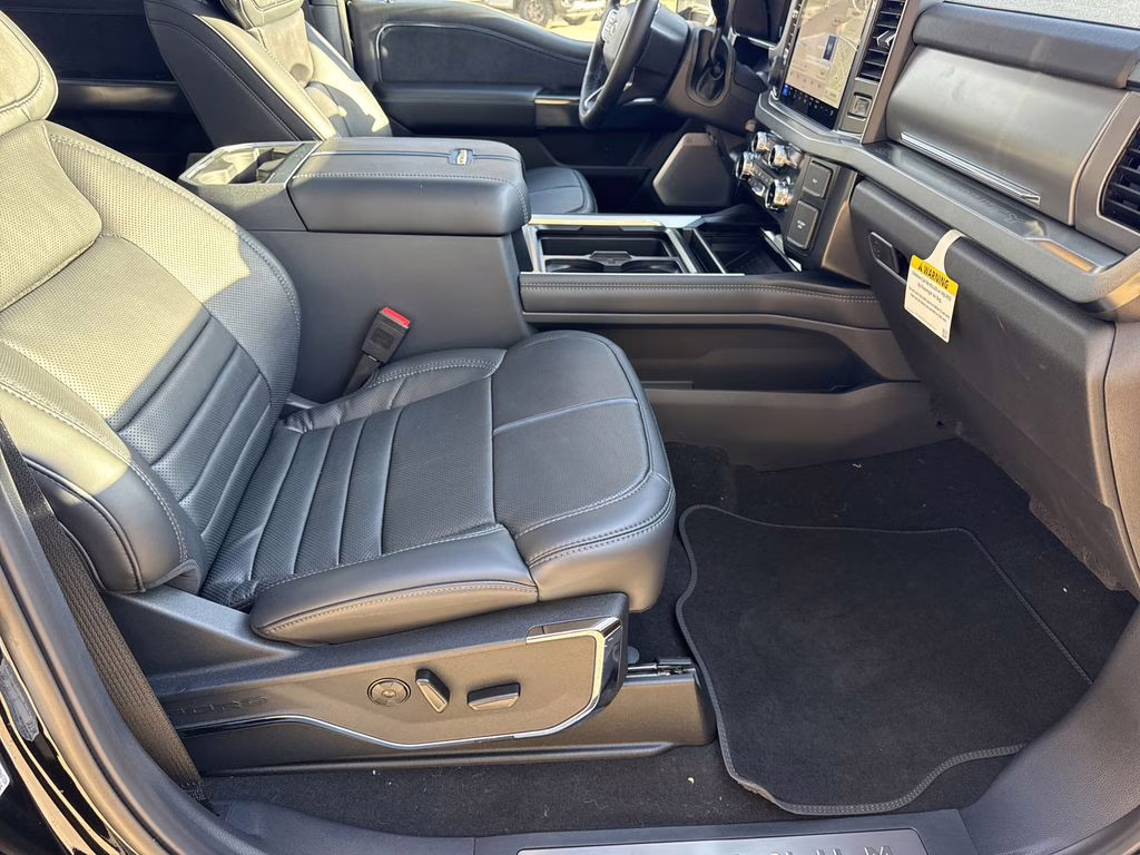 2025 Black Metallic Ford Super Duty F-350 SRW Platinum 4X4 Truck