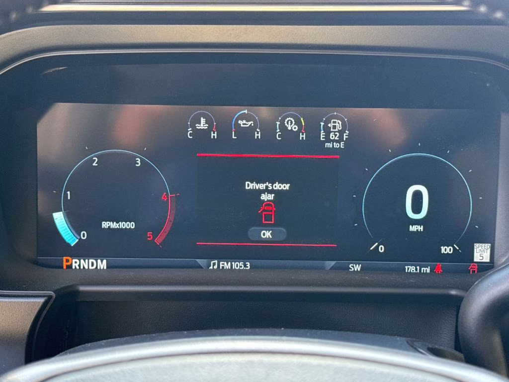 2025 Black Metallic Ford Super Duty F-350 SRW Platinum 4X4 Truck