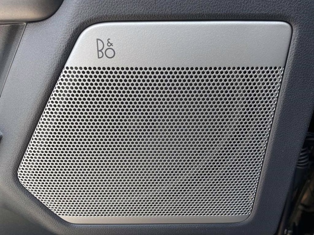 2025 Black Metallic Ford Super Duty F-350 SRW Lariat 4X4 Truck