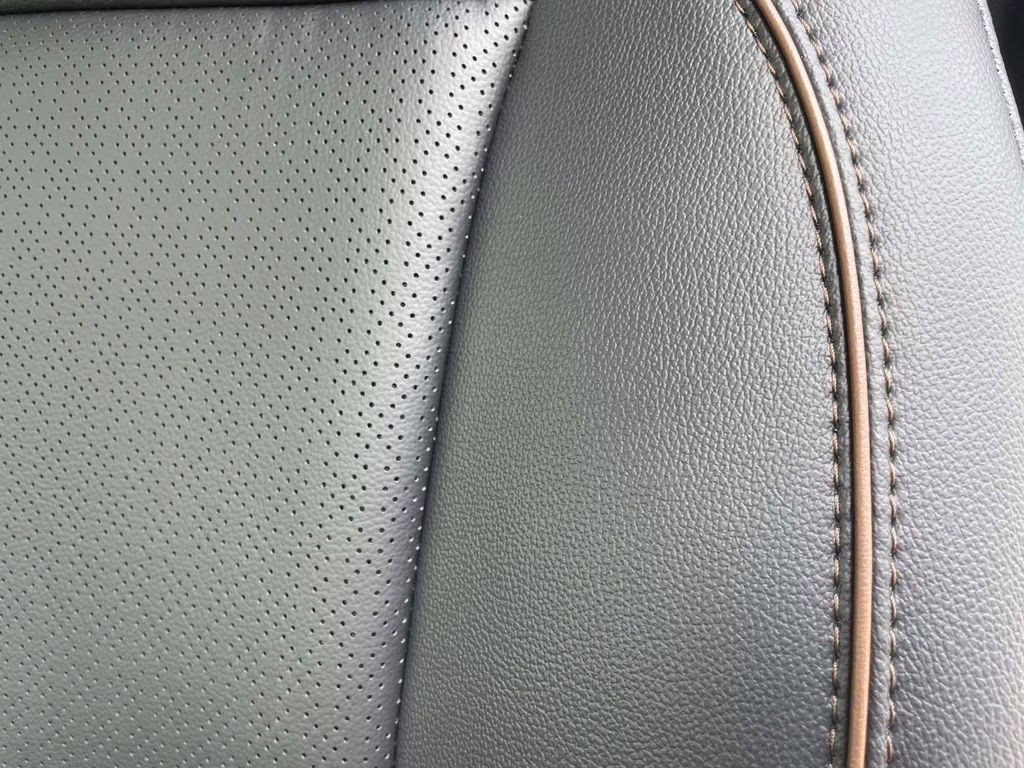 2025 Black Metallic Ford Super Duty F-350 SRW Lariat 4X4 Truck