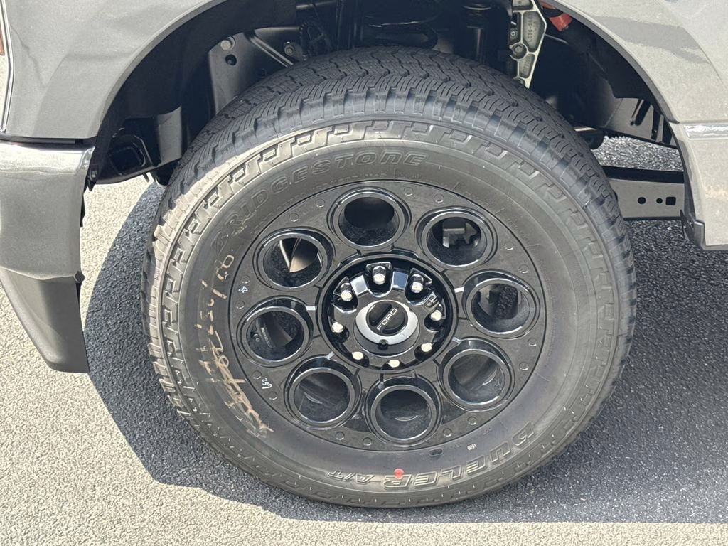 2026 Gray Metallic Ford Super Duty F-350 SRW Lariat 4X4 Truck