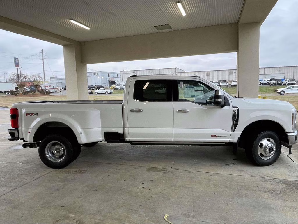 2026 Star White Metallic Tri-Coat Ford Super Duty F-350 DRW King Ranch 4X4 Truck