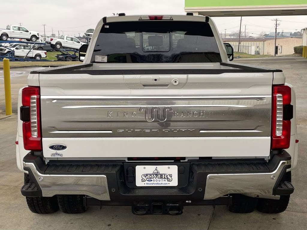 2026 Star White Metallic Tri-Coat Ford Super Duty F-350 DRW King Ranch 4X4 Truck