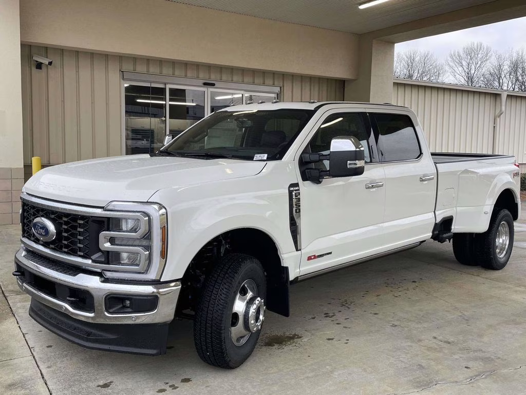2026 Star White Metallic Tri-Coat Ford Super Duty F-350 DRW King Ranch 4X4 Truck