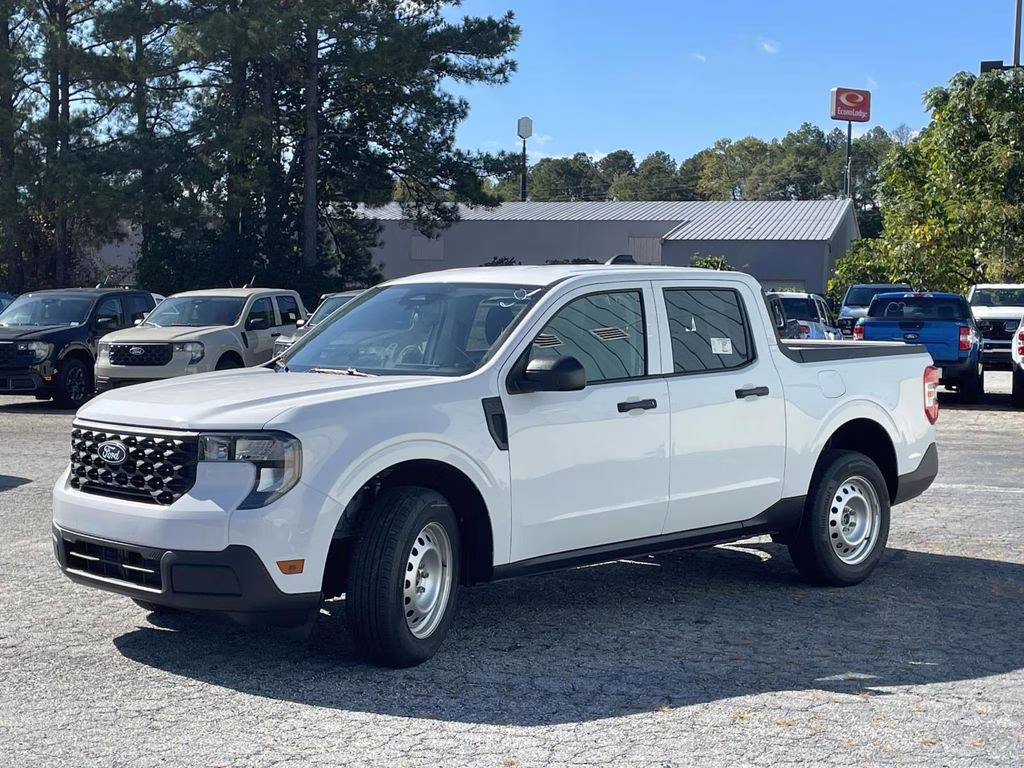 2025 Oxford White Ford Maverick XL FWD Truck