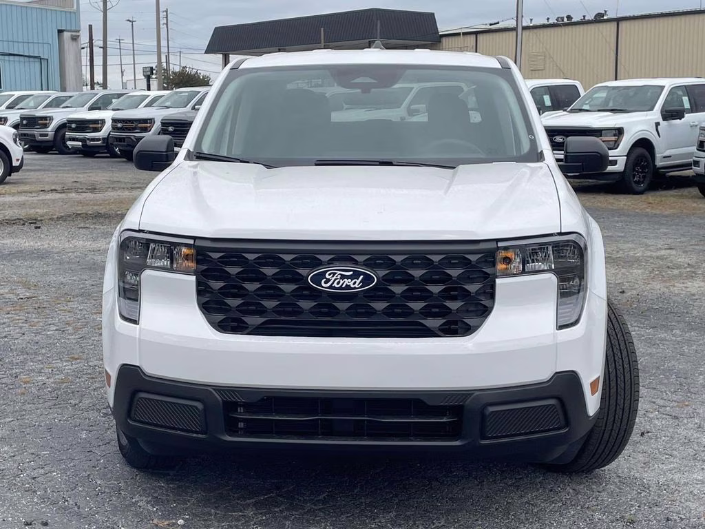 2025 Oxford White Ford Maverick XL FWD Truck