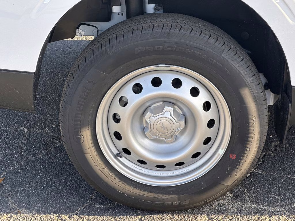 2025 Oxford White Ford Maverick XL FWD Truck