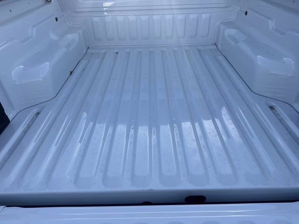 2025 Oxford White Ford Maverick XL FWD Truck